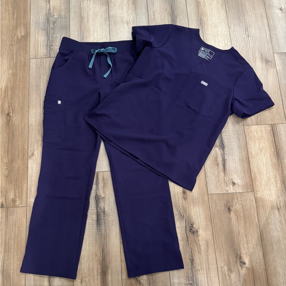Figs Technical Collection women’s scrubs.
